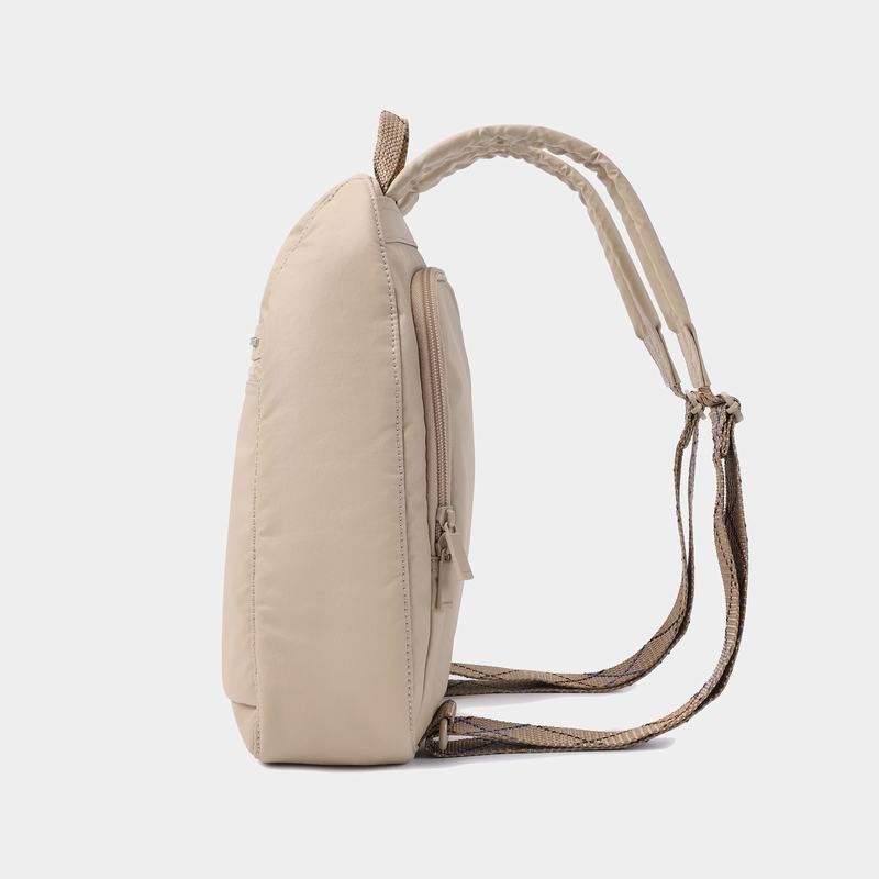 Beige Women's Hedgren Vogue Rfid Backpacks | UUU6746KZ